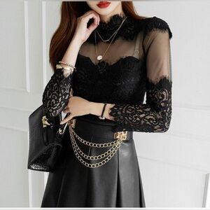 🥰😍blavk color New sexy feminine lace blouse